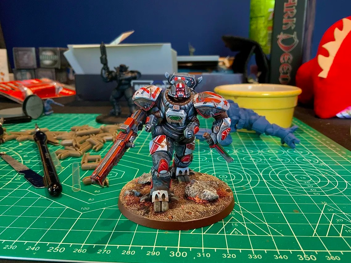 A zeoform on a green cutting mat, fresh from painting.